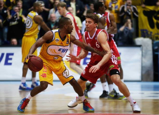 逼迫户上隼 逼迫户上隼