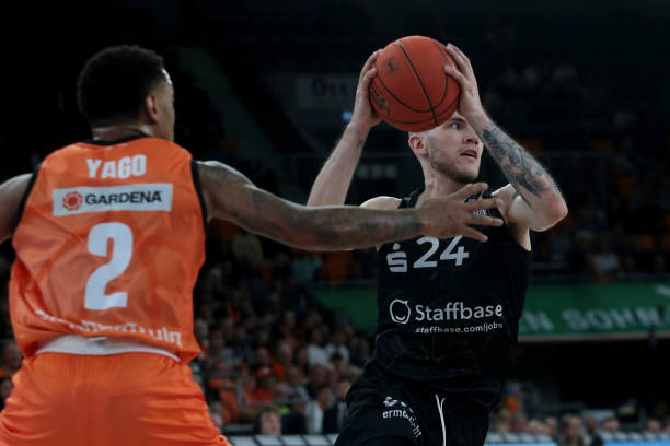 撕开缺口 撕开缺口