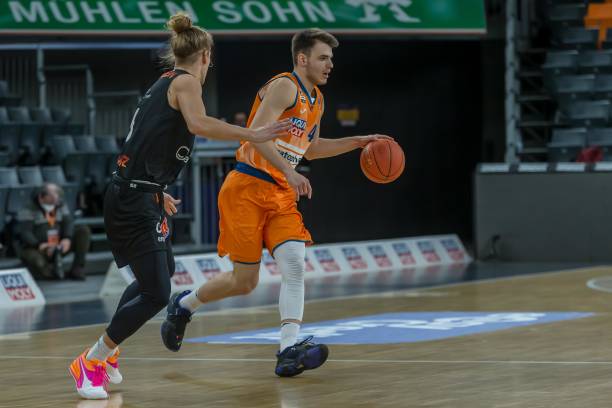 而如今被带 而如今被带